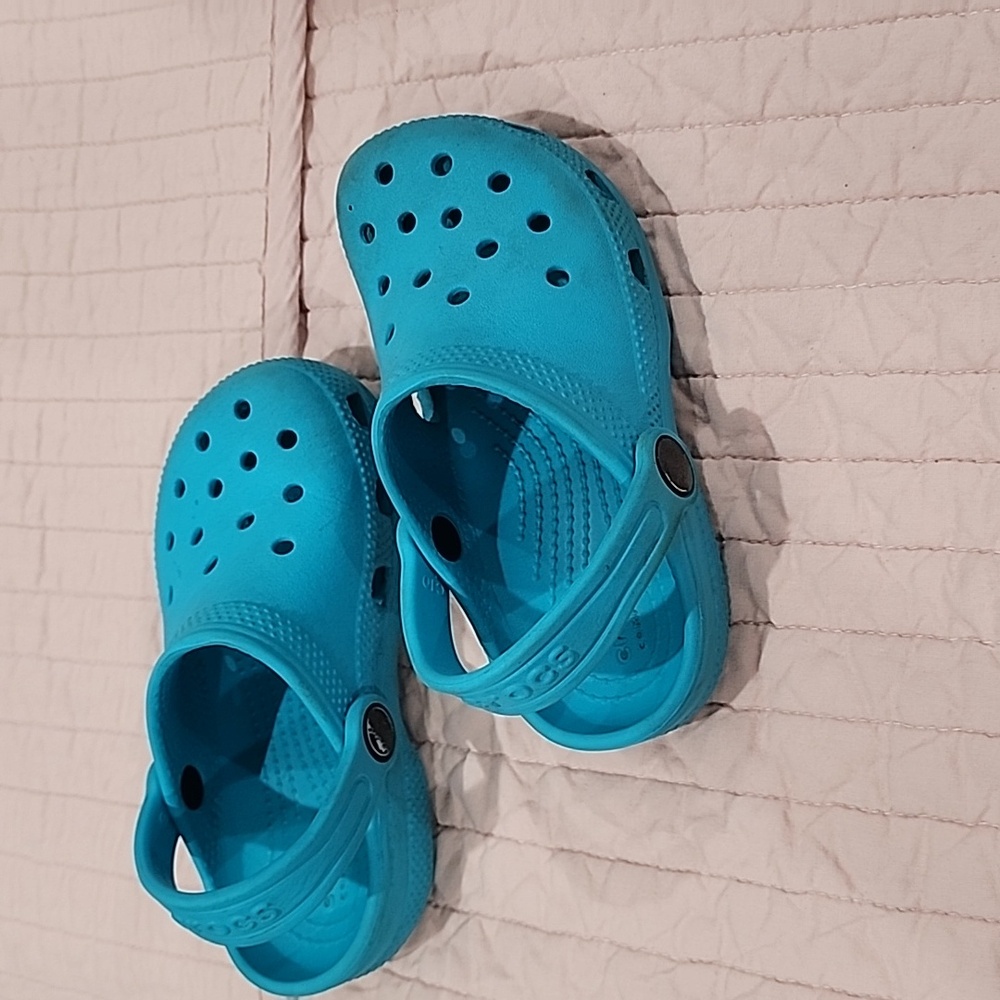 Boys crocs